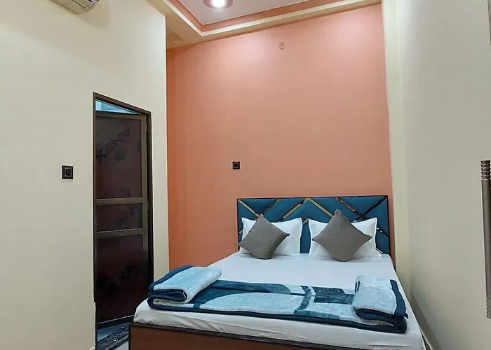 Narayani Paying Guest House
