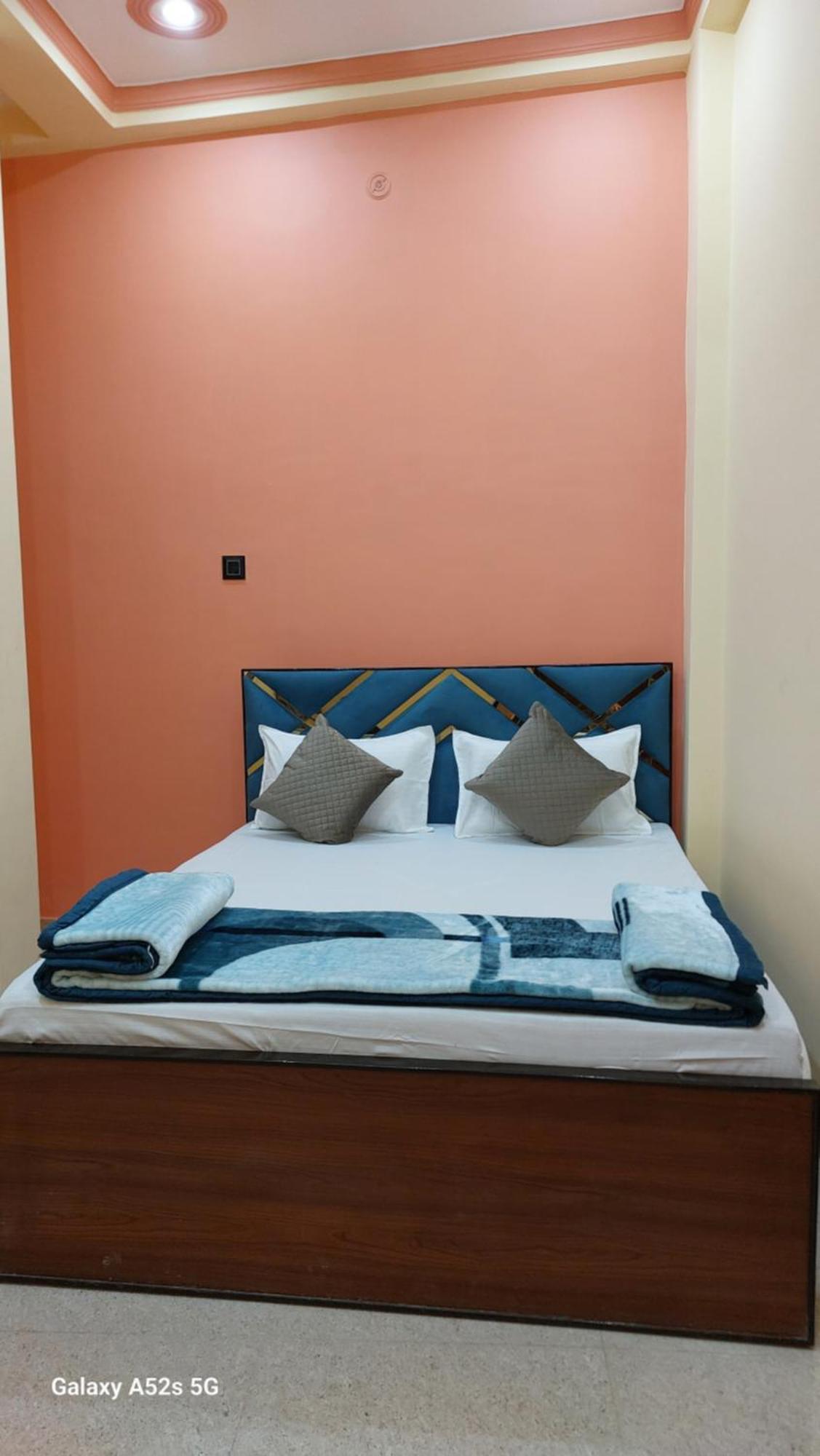 Guest house Narayani Paying Varanasi