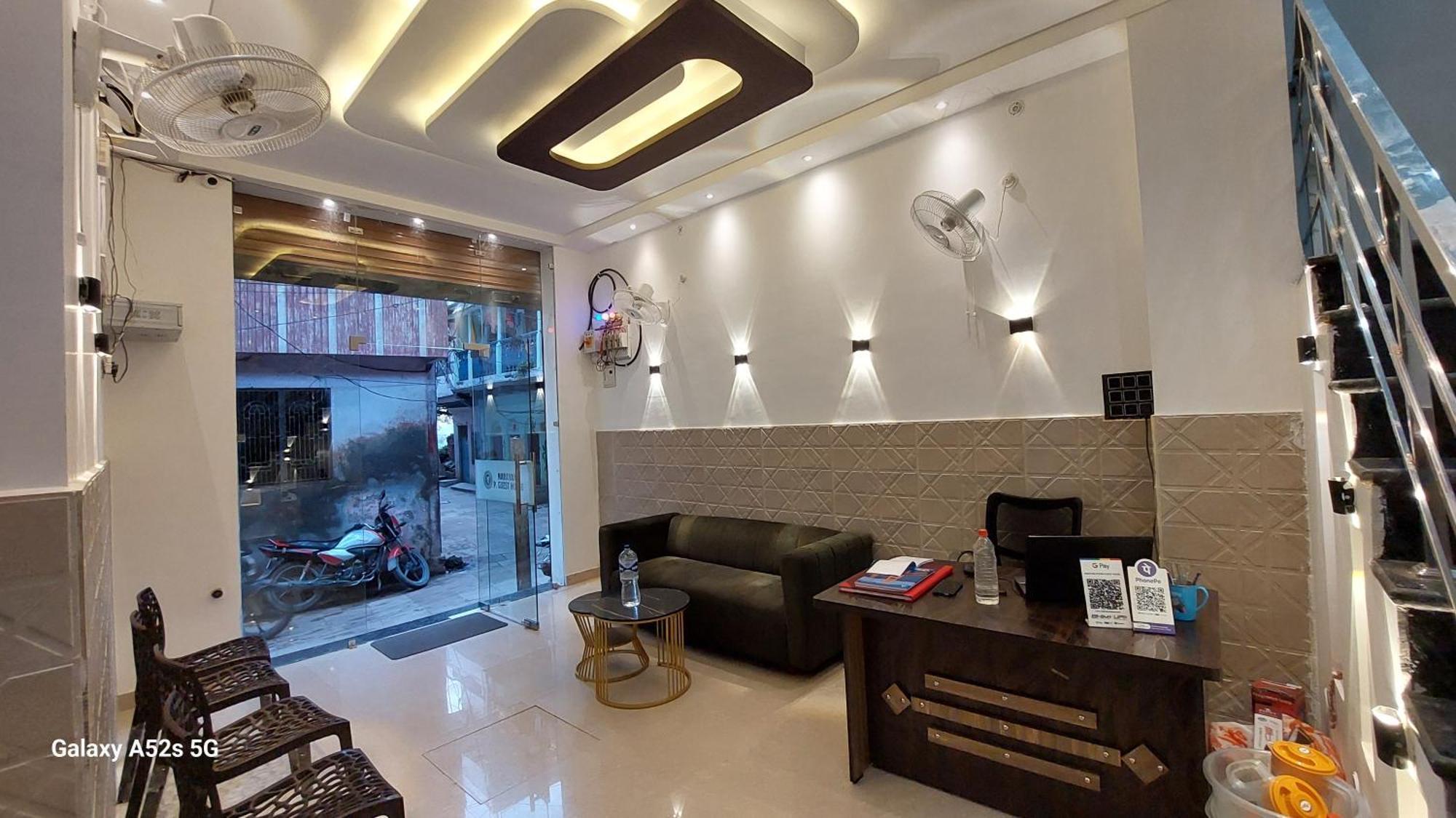 Narayani Paying Guest house